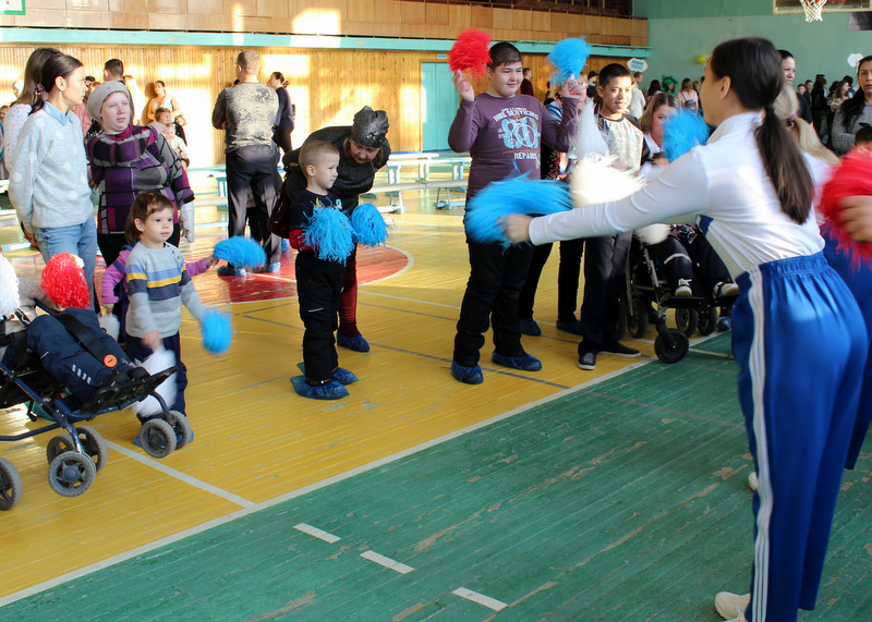 При поддержке СарГЭС прошел 26-ой фестиваль Снежинка для детей-инвалидов (4).JPG